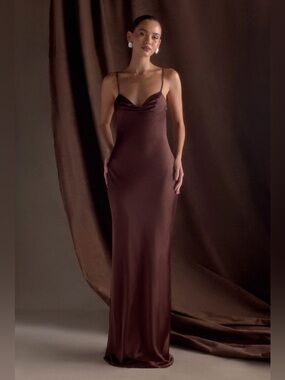 MESHKI Lilly Dress
Sweetheart Satin Maxi Dress - Dark Chocolate